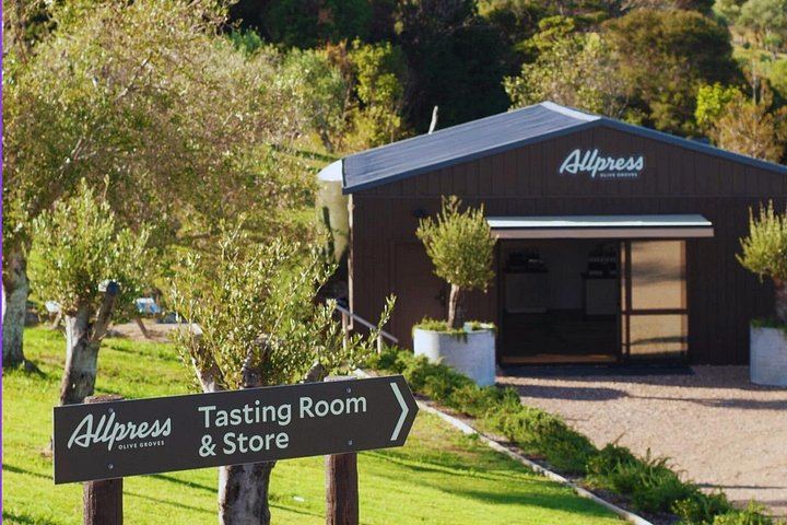 Waiheke Taste and Graze: 10 Guests, Mudbrick, Whisky at The Heke, Olive Grove Lunch (8/12)