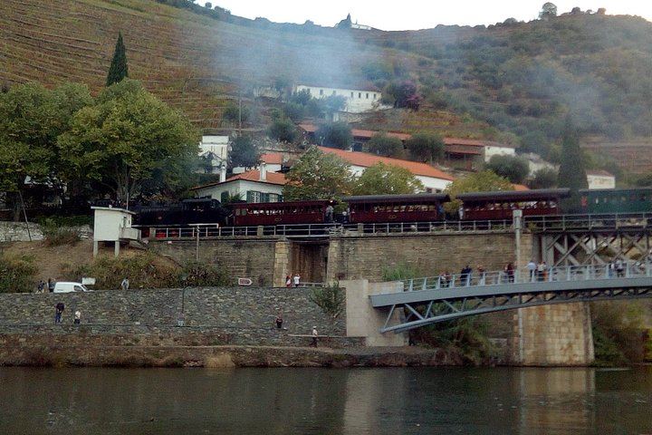 Private Douro Valley Port Wine Tour with Pinhao Tasting, Viewpoints and Tavern Lunch (11/12)