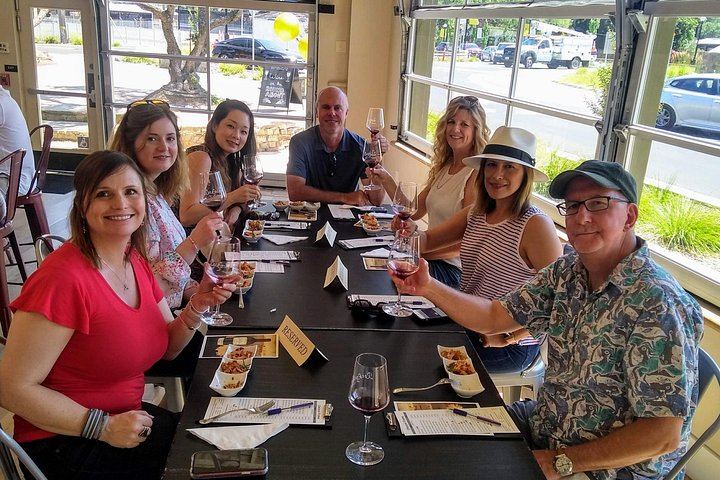 Healdsburg Original Wine and Food Pairing Guided Walking Tour, 4 Hours (3/12)