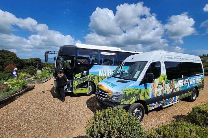 Auckland Ferry Day to Waiheke: Cable Bay, Batch, Stonyridge and Mudbrick Vineyards (7/12)