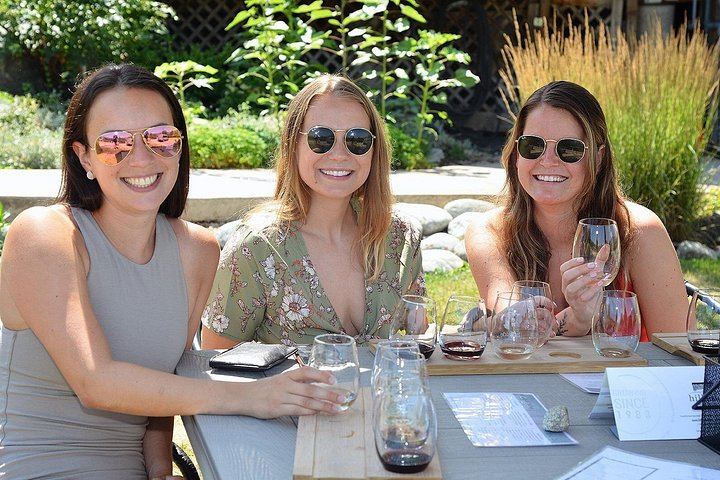 Naramata Bench Private Full-Day Wine Tour with Five Winery Stops (4/5)