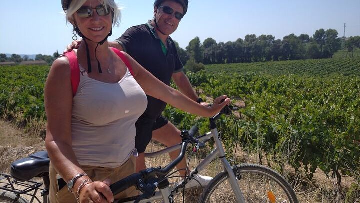 Sitges Paella Class, Alt Penedès Bike Ride and Cava Winery Visit with Hotel Pickup (3/8)