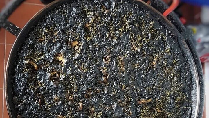 Sitges Paella Class, Alt Penedès Bike Ride and Cava Winery Visit with Hotel Pickup (2/8)