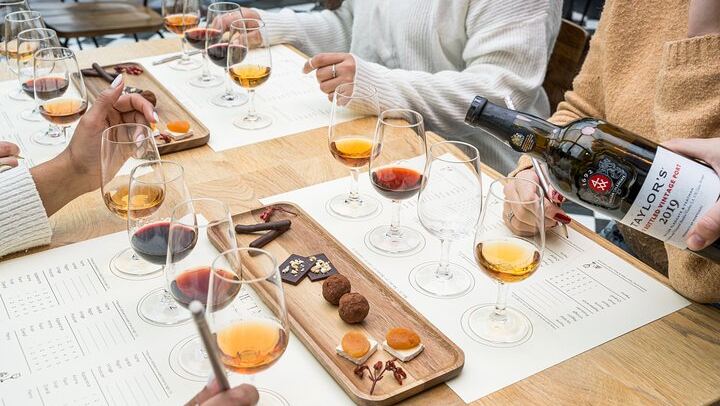 Porto Best of the Best Port Tasting with Artisan Chocolates at Boutique Hotel Canto de Luz (1/7)