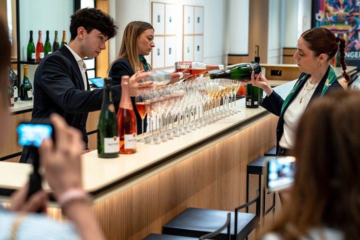 Paris to Champagne Day Trip: Reims Cathedral, Family Estate, 3-Course Lunch and Sabrage (2/12)