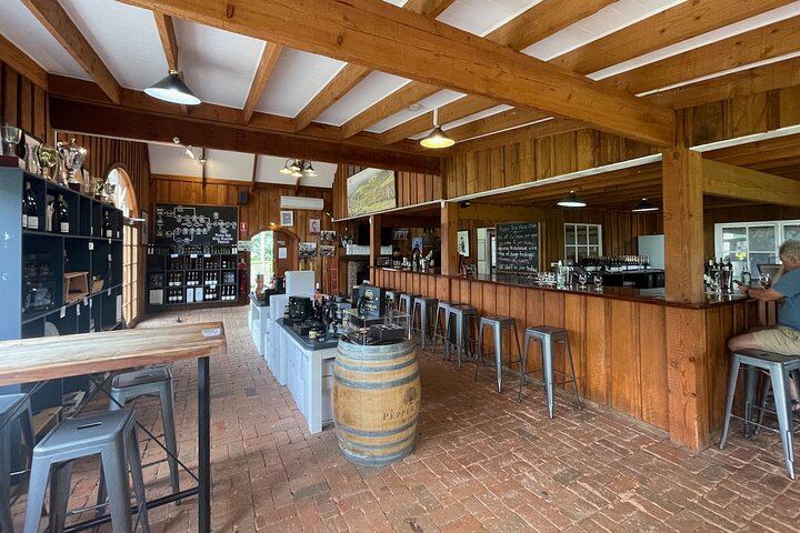 Bespoke Private Hunter Valley Day from Sydney: Your Wineries, Grapes and Lunch Venue (11/12)