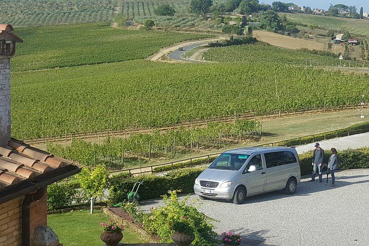 Small-Group Brunello and Montepulciano Wine Day from Cortona in a 9-Seat Minivan (10/12)