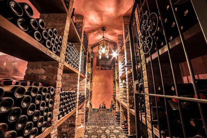 Castiglione Falletto Family Winery Tour: Barolo, Barbaresco and Seven Wines (6/12)