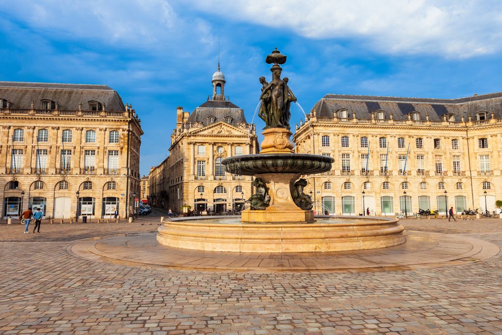 Place de la Bourse in Bordeaux at blue hour