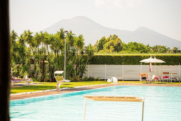 Pompeii Estate Pool Day with Wine Tasting and Vesuvio Menu Dishes, Maximum Four Guests