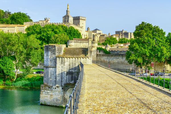 Châteauneuf-du-Pape Wine Tours