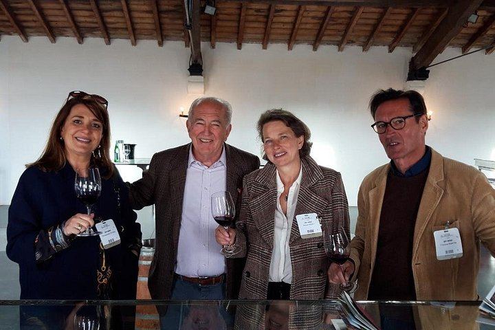 Private Médoc Wine Tour from Bordeaux: Three Châteaux, Gravel Terroir and a Family Estate (9/12)