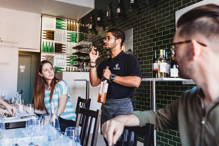 Six Ports in Lisbon: Tawny, Ruby, White, Rosé, Reserve and 10-Year-Old at From The Vine (2/3)