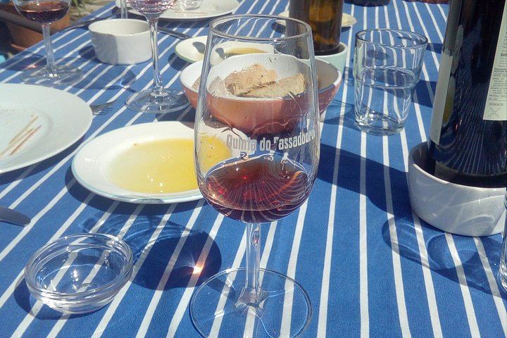 Private Douro Valley Port Wine Tour with Pinhao Tasting, Viewpoints and Tavern Lunch (6/12)
