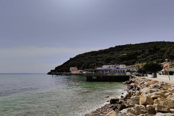 Private Sightseeing Day from Lisbon: Arrábida, Cabo Espichel, Sesimbra and Azeitão Wine (10/12)