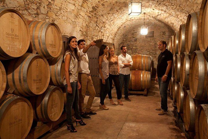 Montserrat and Castle Winery Full Day from Barcelona: 8:30 or 9:45 Departure Options (8/12)