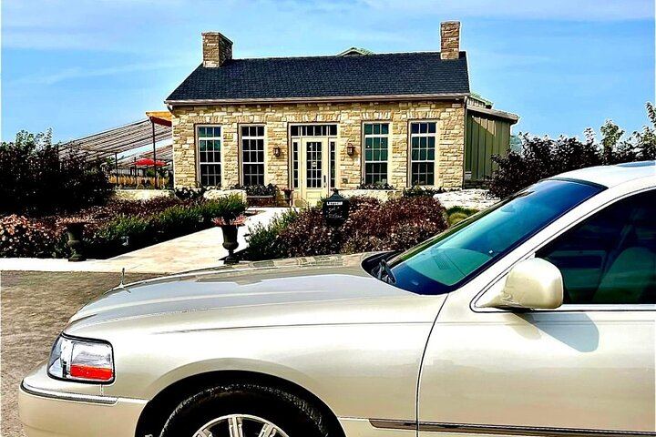 Private Niagara-on-the-Lake Wine Tour: 4 Wineries, Ice Lounge and Cheese Board (6/8)