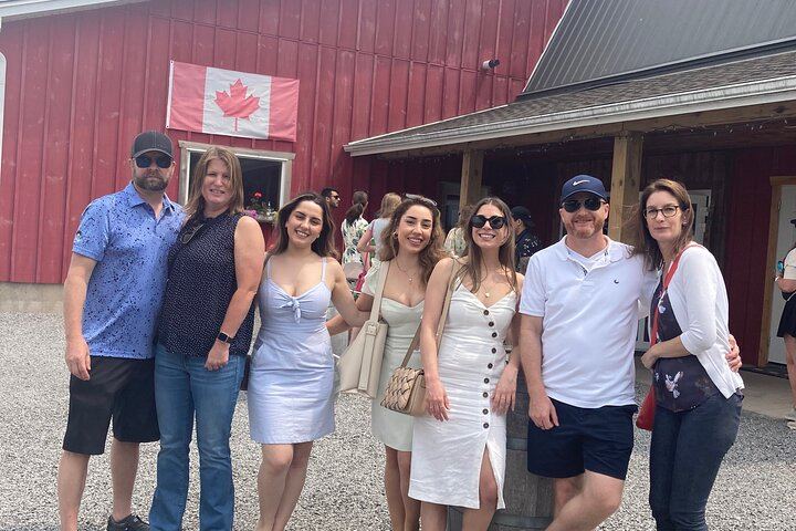 Private Niagara-on-the-Lake Wine Tour: 4 Wineries, Ice Lounge and Cheese Board (3/8)