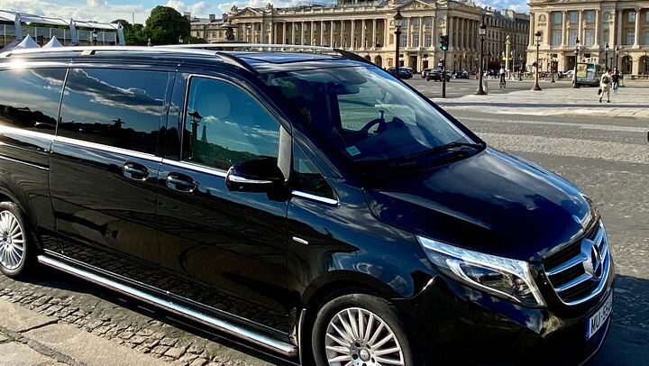 Private Paris to Chablis & Pommard Tour: 3 Guided Visits, 15 Wines, Mercedes Minivan (2/12)