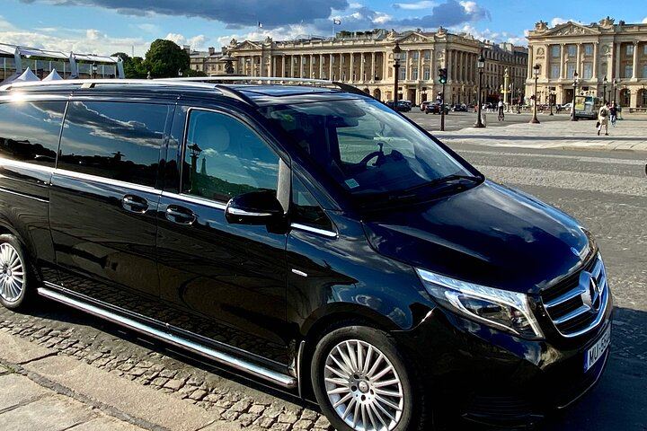 Private Paris to Chablis & Pommard Tour: 3 Guided Visits, 15 Wines, Mercedes Minivan (2/12)