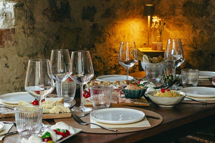 Private Chianti Tour: Two Boutique Wineries, Three-Course Lunch and Greve, 5 Hours (3/12)