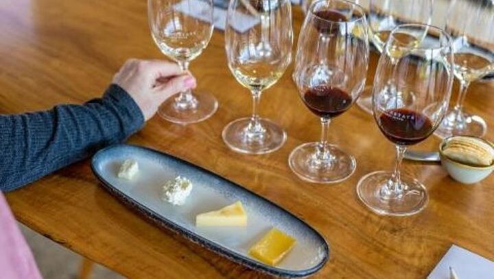 Private Single Estate Wine and Local Cheese Pairing in a Cowaramup Tasting Room (4/4)