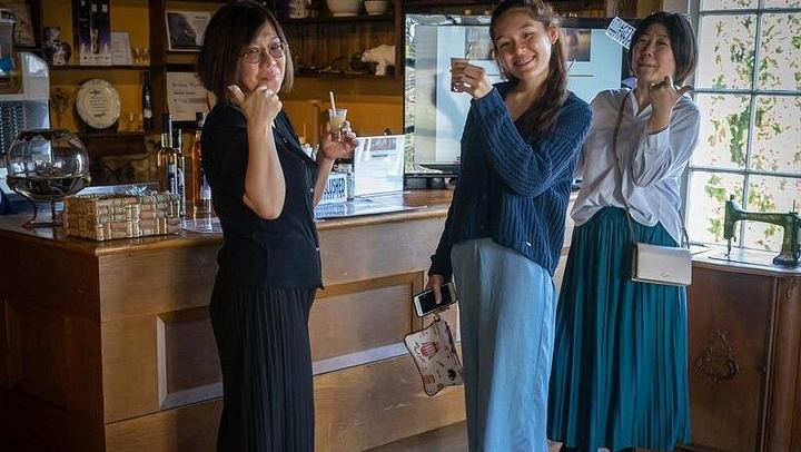 Private Custom Niagara Icewine Day Tour: Up to 5 Wineries or Breweries (2/6)