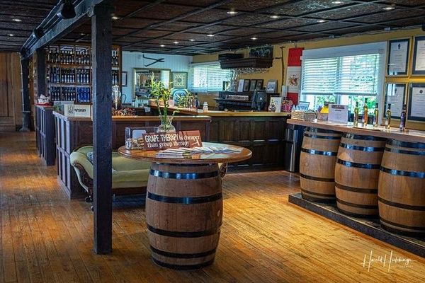 Private Custom Niagara Icewine Day Tour: Up to 5 Wineries or Breweries