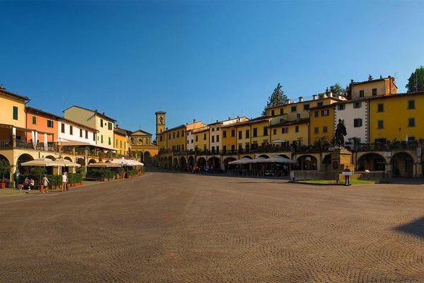 Private Day Trip from Florence: Greve in Chianti, a Chianti Winery Tasting and Siena