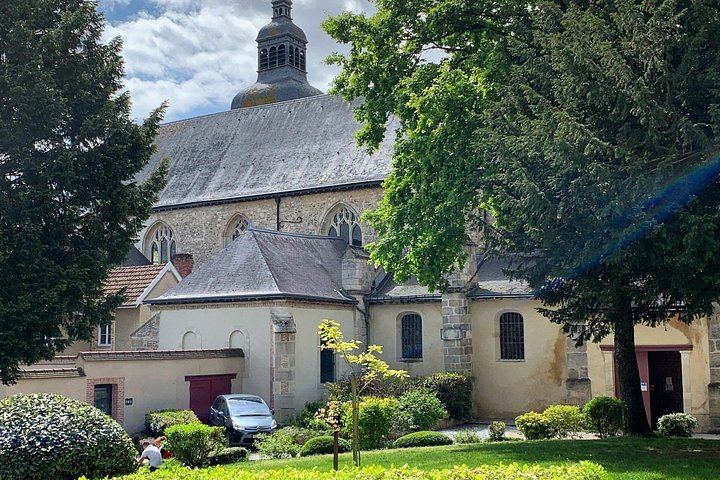 Private Full-Day Champagne Tour from Reims with 3 Growers, Bistronomic Lunch and Minivan (5/8)