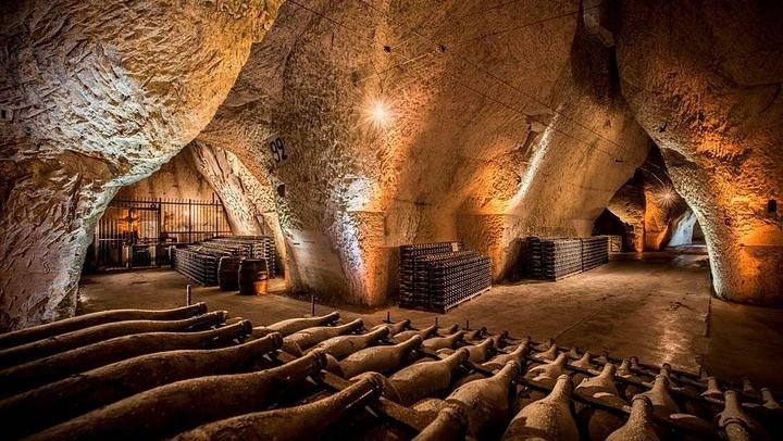 Private Champagne Day from Paris, WSET Guide: Family Grower and Veuve Clicquot Cellars (3/12)