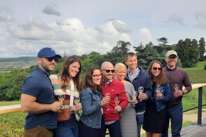 Private Champagne Day from Paris, WSET Guide: Family Grower and Veuve Clicquot Cellars (8/12)