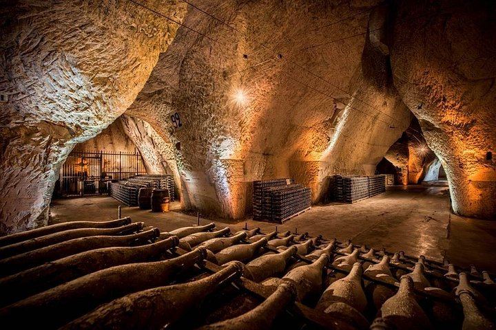 Private Champagne Day from Paris, WSET Guide: Family Grower and Veuve Clicquot Cellars (3/12)