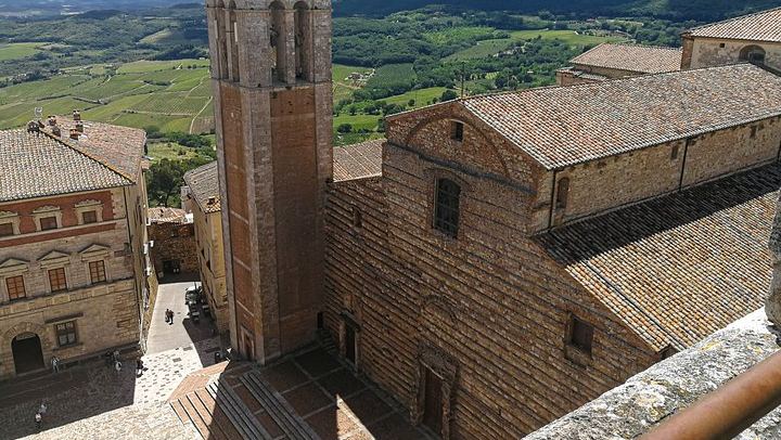 Private Walking Tour of Montepulciano from Piazza Grande with Cellar and Nobile Tasting (3/12)