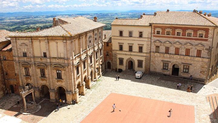 Private Walking Tour of Montepulciano from Piazza Grande with Cellar and Nobile Tasting (2/12)