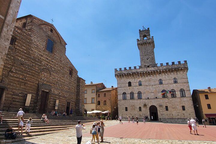Private Walking Tour of Montepulciano from Piazza Grande with Cellar and Nobile Tasting (9/12)