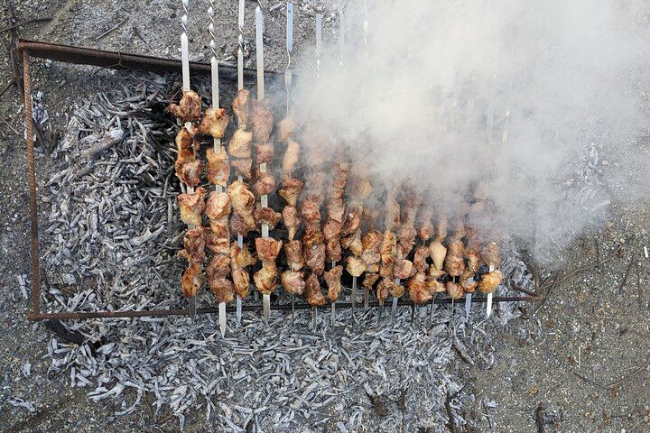 Private Kakheti Day Tour with Organic Qvevri Wine Tasting, Sighnaghi and Lunch (8/10)