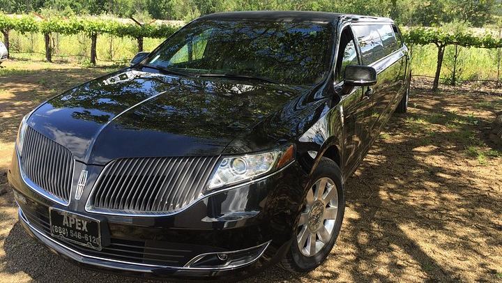 Private 6-Hour Napa Valley Wine Tour by MKT Stretch Limo for Up to 8 Guests (1/12)