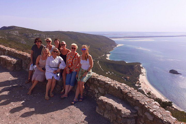 Private Arrábida Wine Day from Lisbon: Family Wineries, Cheese and Portuguese Lunch (7/12)