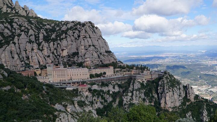 Private Montserrat Day Trip: Rosary Walk, Country Lunch and Penedes Boutique Winery (1/5)