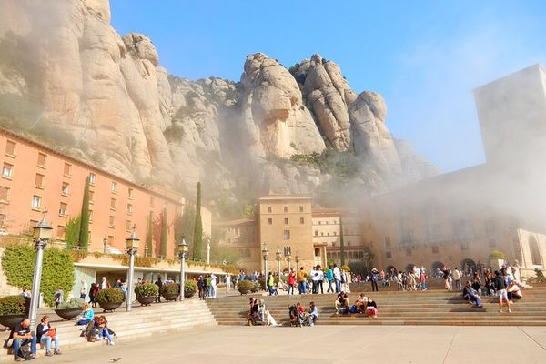 Private Montserrat Day Trip: Rosary Walk, Country Lunch and Penedes Boutique Winery