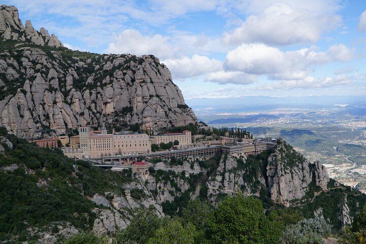 Private Montserrat Day Trip: Rosary Walk, Country Lunch and Penedes Boutique Winery (1/5)