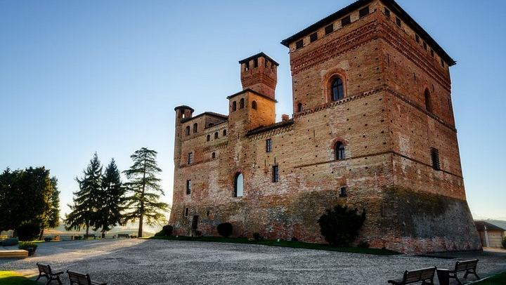 Private Barolo Tasting Tour from Turin: Half or Full Day, La Morra, Grinzane Cavour (3/12)