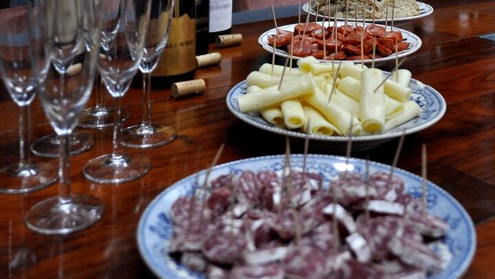 Private Porto Tour to Minho Green Wines and Douro Valley with Chef Lunch and Boat Ride (2/11)