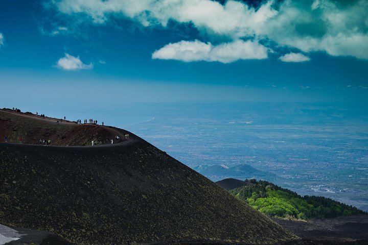 Private Etna Drive to 2,000 m from Messina Cruise Terminal with Optional Winery Tasting (1/9)