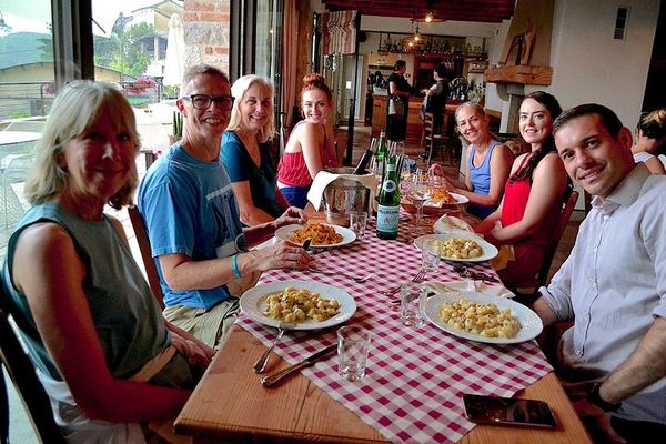 Private Prosecco Day Trip from Venice with English-Speaking Driver, 2 Wineries, Lunch