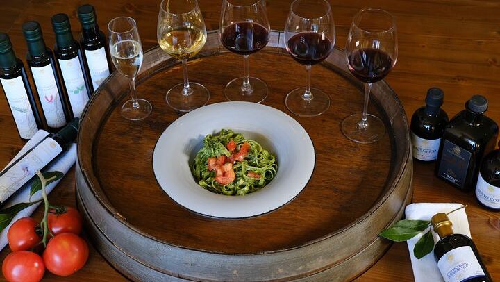 Private Vernaccia Vineyard Lunch with Wine and Olive Oil Tasting (2/10)