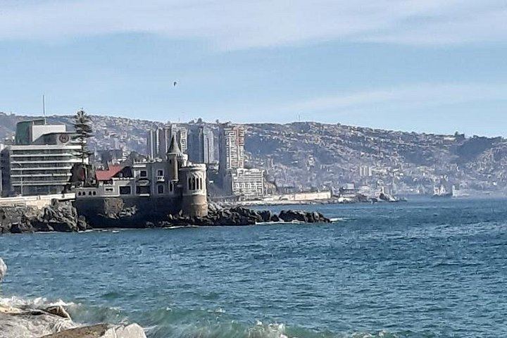Private Valparaiso and Viña del Mar Day Trip with Boutique Winery Tasting at Bodega RE (9/12)