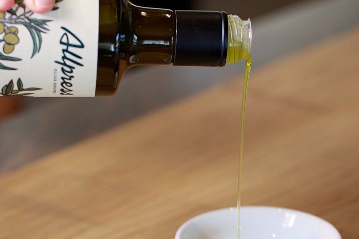 Private Waiheke Food and Wine Tour: Olive Oil, Honey, Vineyard Lunch, Qualmark Gold (4/5)