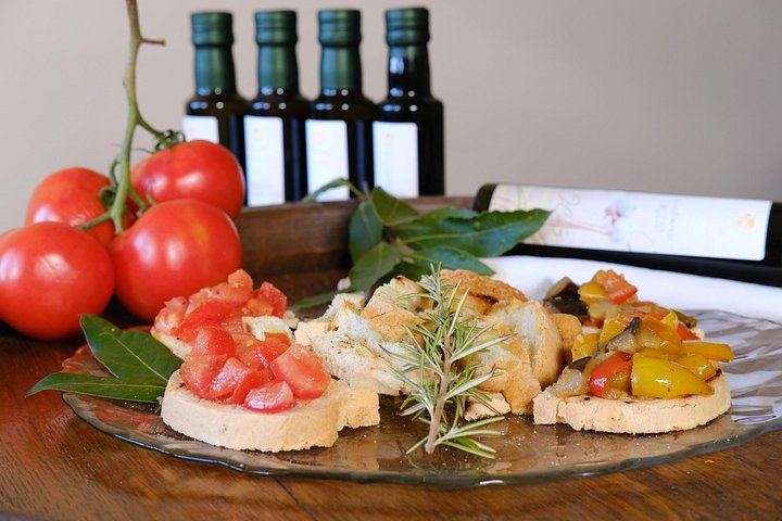 Podere la Marronaia Organic Wine and Olive Oil Tasting, San Gimignano (3/11)